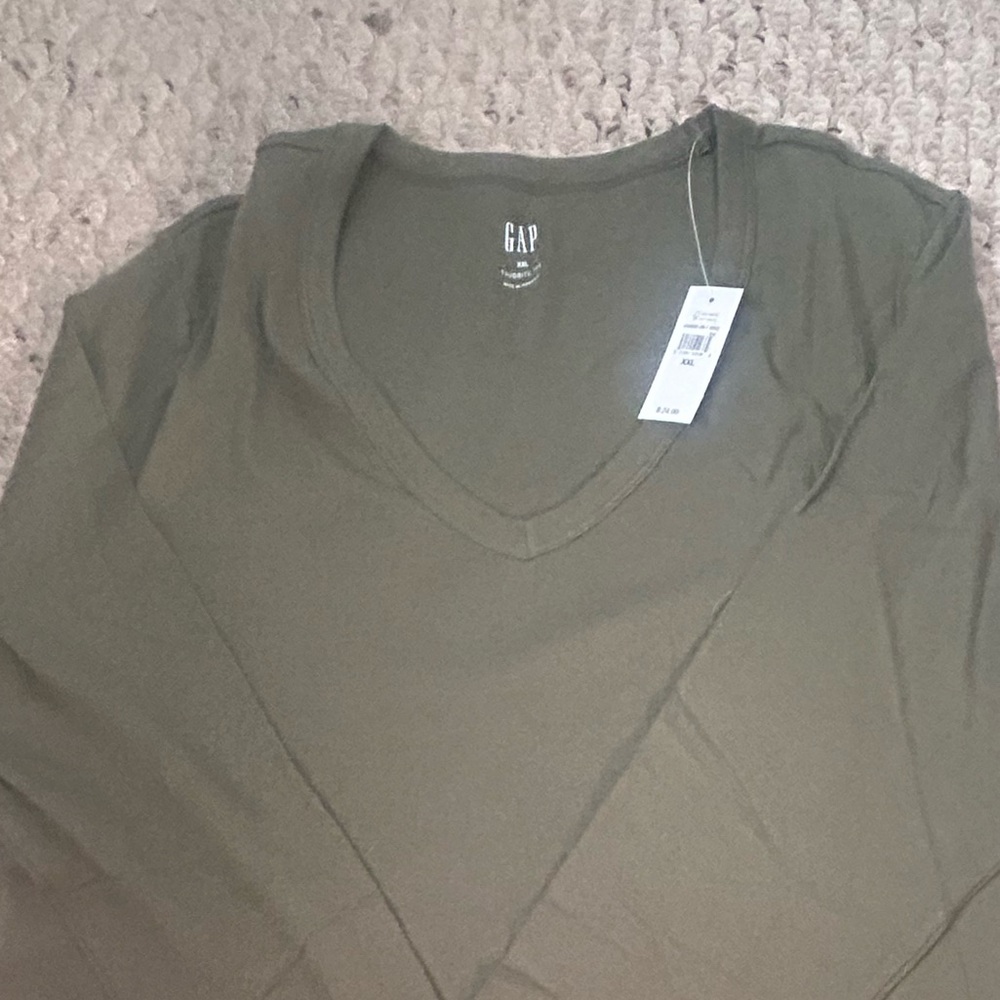 GAP Green Long Sleeve v-neck T-Shirt